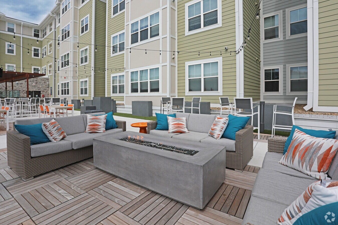 outdoor patio and fire pit